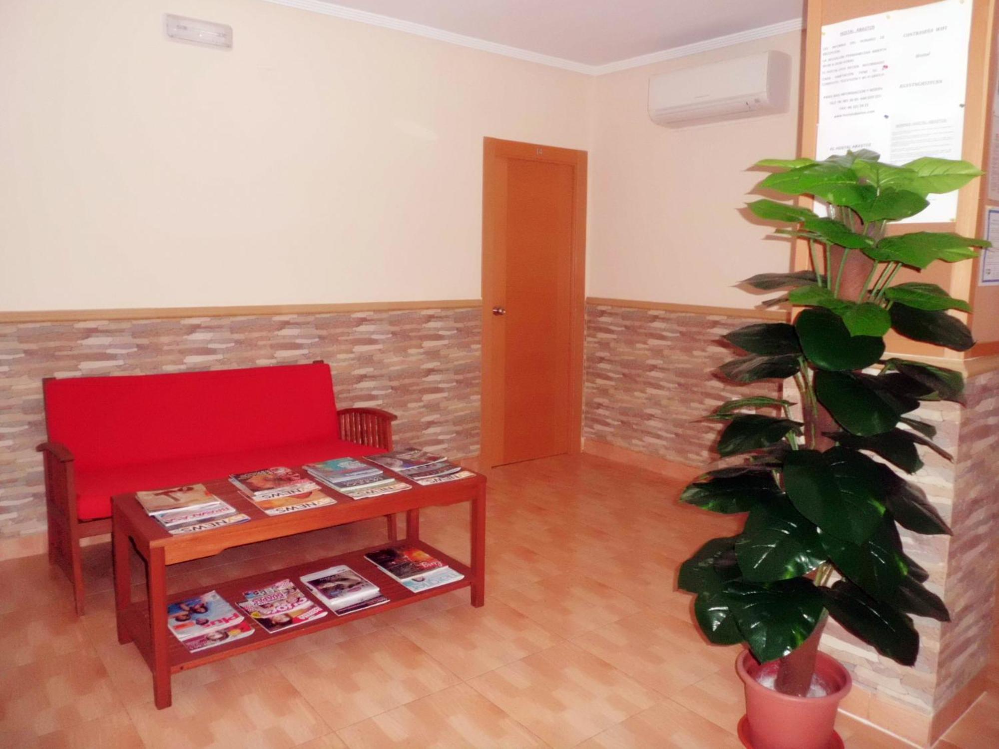 ולנסיה Hostal Abastos מראה חיצוני תמונה