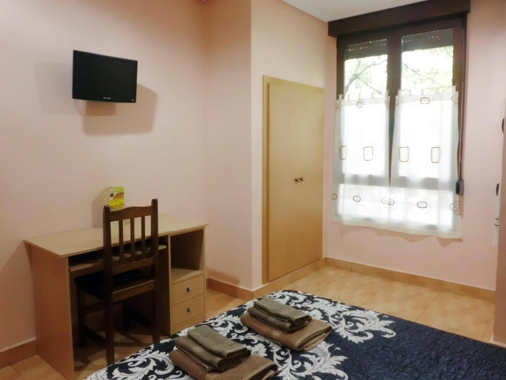 ולנסיה Hostal Abastos מראה חיצוני תמונה