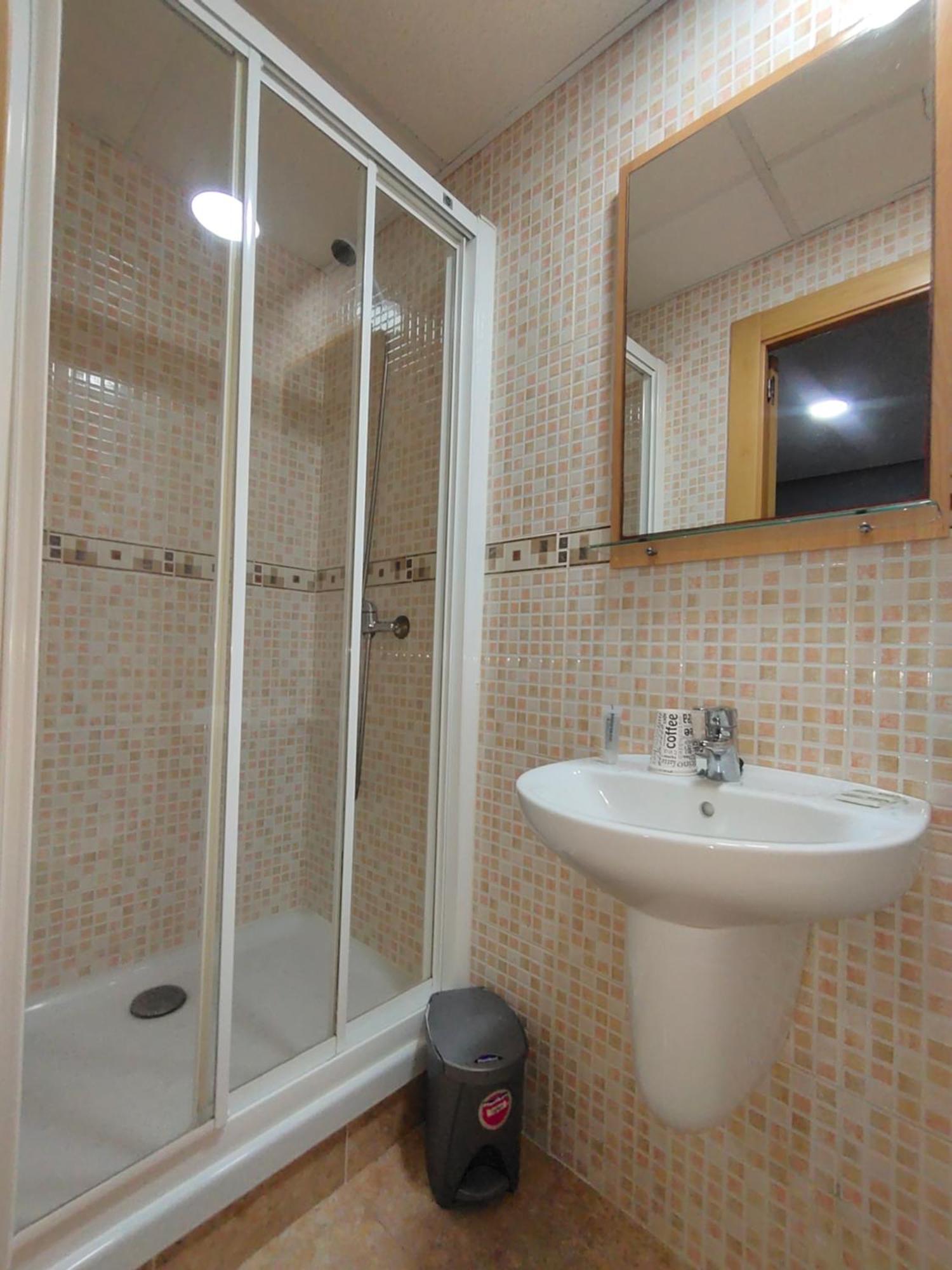 ולנסיה Hostal Abastos מראה חיצוני תמונה
