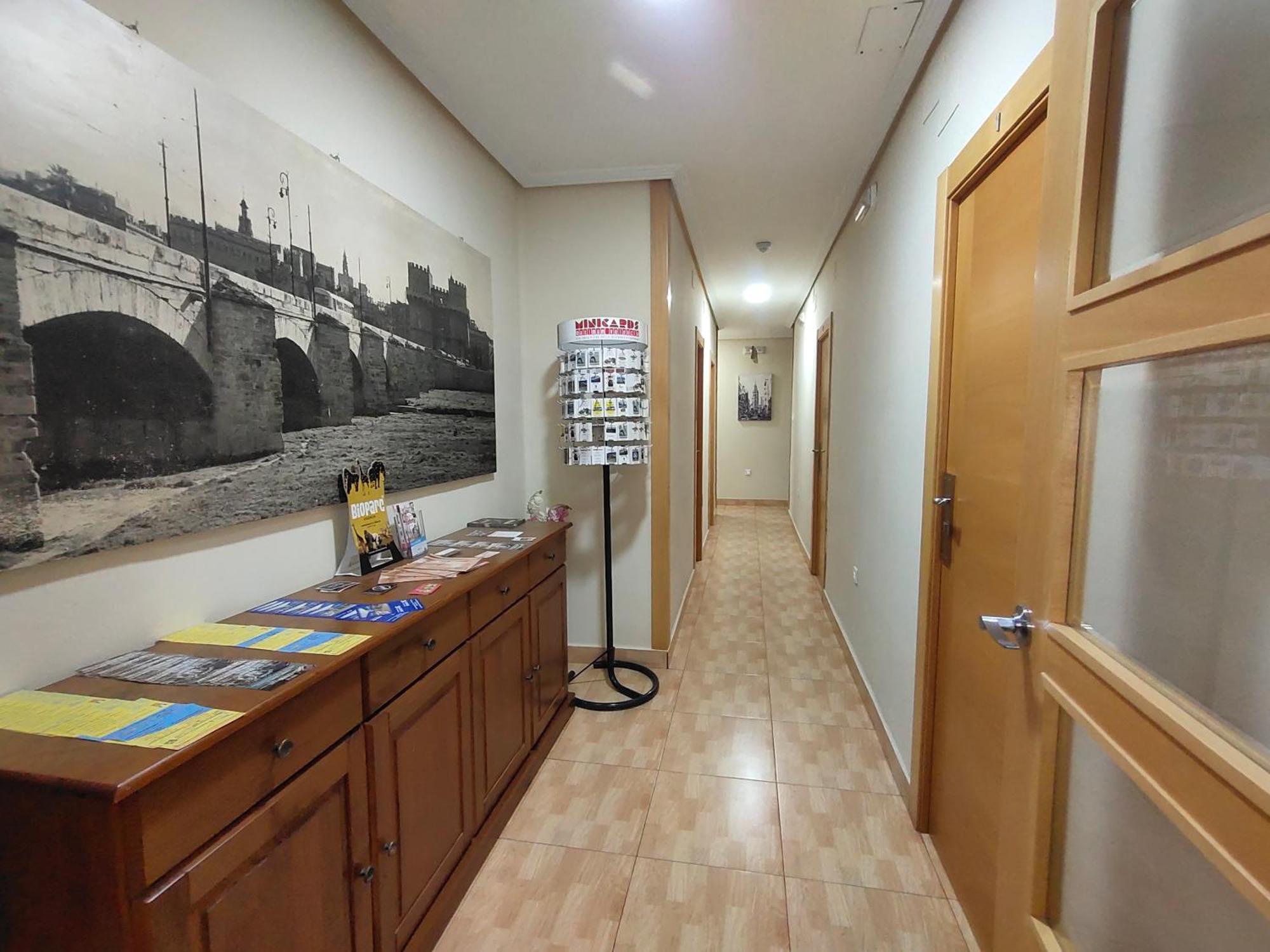 ולנסיה Hostal Abastos מראה חיצוני תמונה