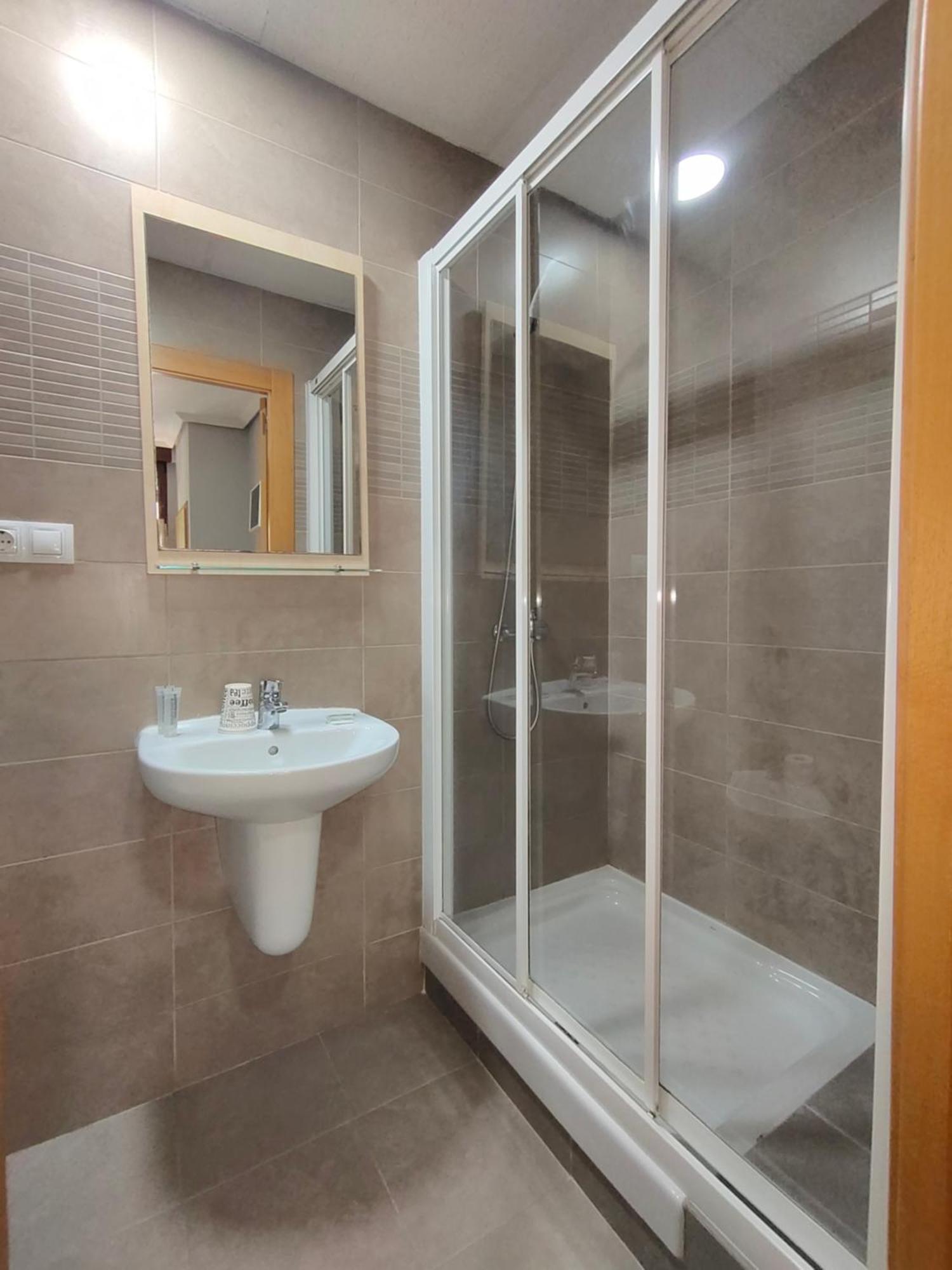 ולנסיה Hostal Abastos מראה חיצוני תמונה