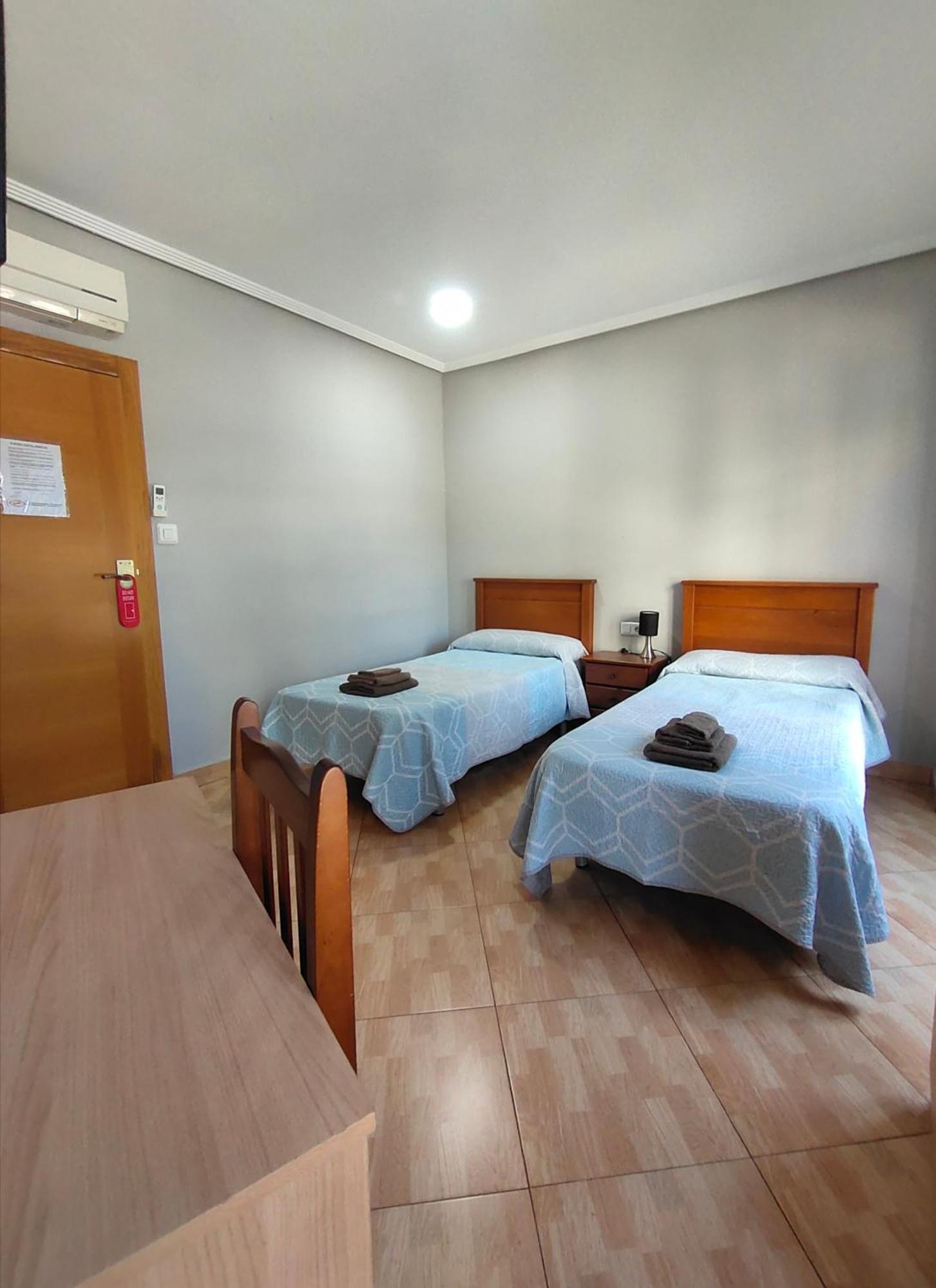 ולנסיה Hostal Abastos מראה חיצוני תמונה