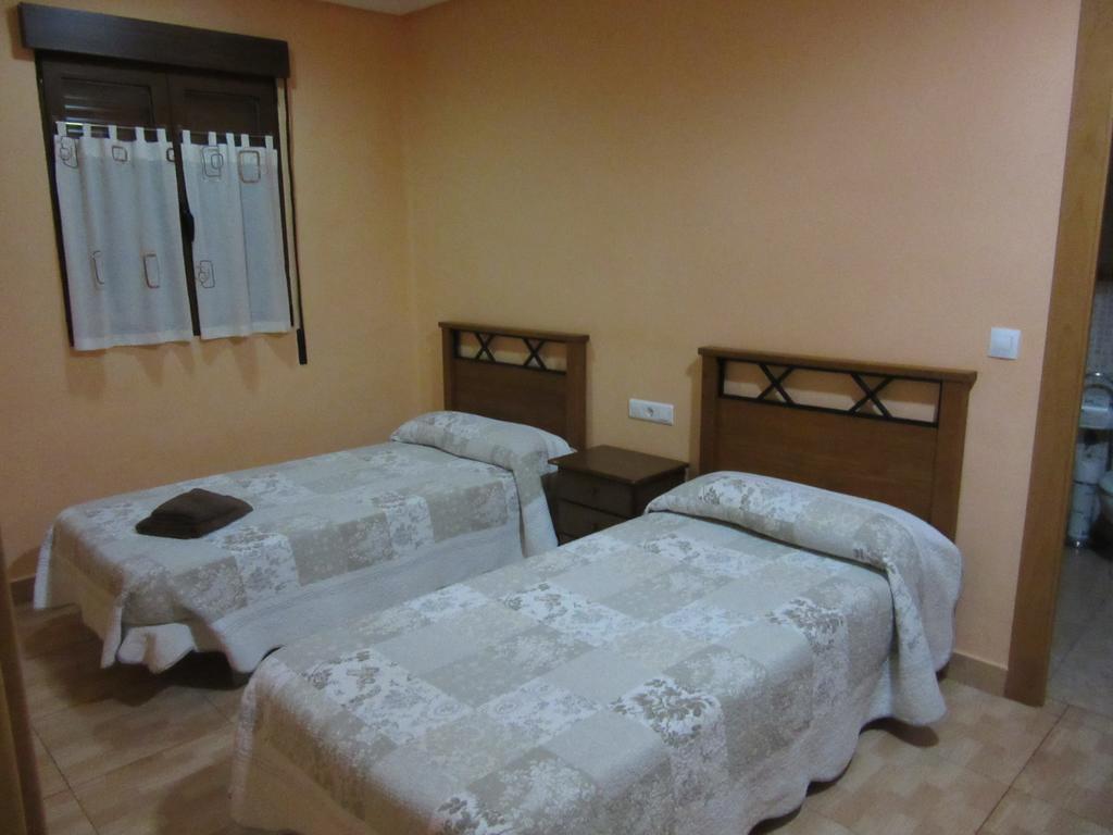 ולנסיה Hostal Abastos מראה חיצוני תמונה